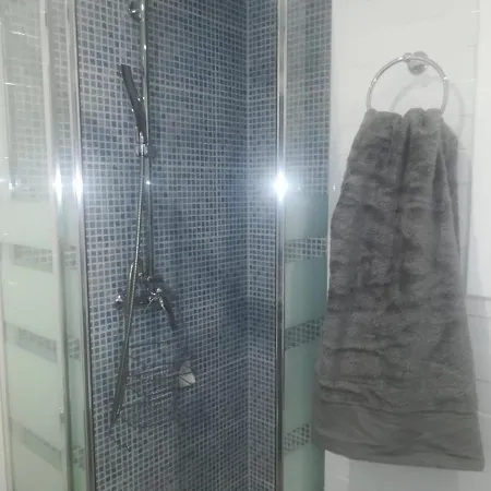 Affittacamere Malvarrosa Familiar Valenza