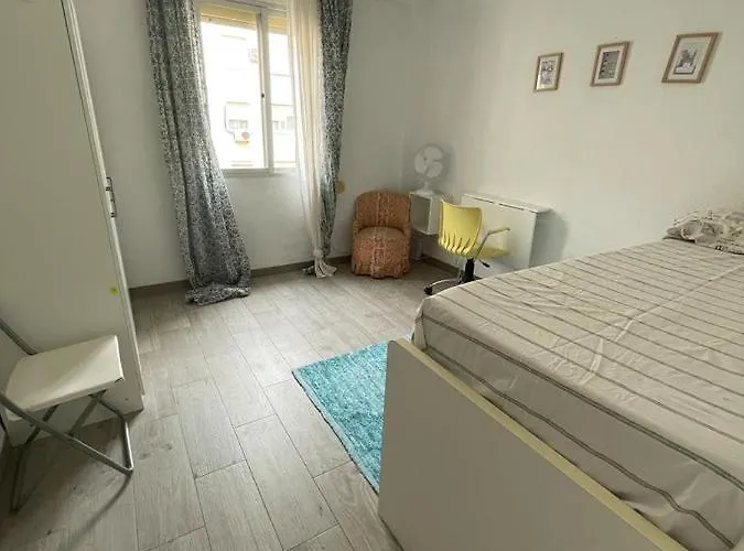 Malvarrosa Familiar ゲストハウス