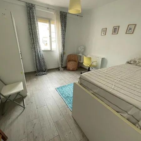 Malvarrosa Familiar Guest house